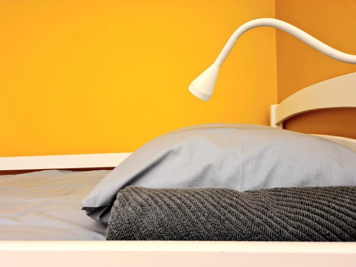 Railway Bed Hostel Каунас Екстер'єр фото